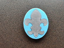 Load image into Gallery viewer, Fleur de Lis Silicone Mold: Vintage Heraldic Embellishments (14.7cm), Fleur de lis Applique, Fleur de lys Mould, Molds for Clay, Molds For Resin, furniture moldings (Copy) (Copy) (Copy)