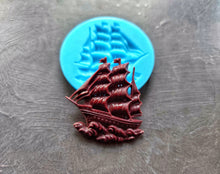 Load image into Gallery viewer, Small Sailboat Silicone Mold: Miniature Frigate Applique (6.3cm)
