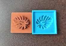 Load image into Gallery viewer, Silicone Mold for square tile with palm leaf volumetric element: Square Tile DIY, Concrete, Plaster