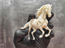 Load image into Gallery viewer, Resin Running Horse Applique: Furniture & Wall Decor (10.7cm 1pc)
