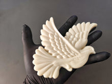 Load image into Gallery viewer, Dove Bird Resin Applique, Furniture carving embellishment (1pcs)