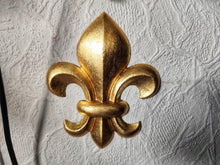 Load image into Gallery viewer, Imitation Gold Leaf Sheets: Gilding Decoration (25pcs 14x14cm) 5 1/2 inch