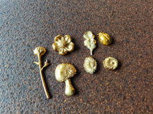 Load image into Gallery viewer, Silicone mold with a hummingbird and plants, mold for chocolate, fondant, clay, resin