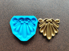 Load image into Gallery viewer, Silicone mold for a large shell with a wood texture 14.8 x 14cm, Furniture carving.