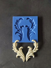 Load image into Gallery viewer, Chic Pair Leafs Mould /// Silicone Mold