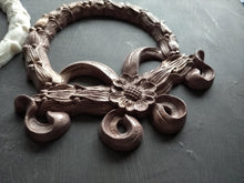 Load image into Gallery viewer, Wreath Silicone Mould