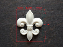 Load image into Gallery viewer, Fleur De Lys Resin Applique / Furniture Decorative Onlay