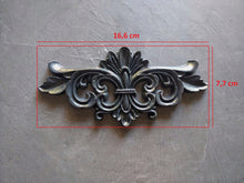 Load image into Gallery viewer, Central pediment silicone mold 16.8 cm long
