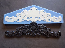 Load image into Gallery viewer, Silicone Mould Large Central Decorative Applique