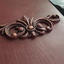 Load image into Gallery viewer, Resin furniture pediment onlay for DIY upcycling, furniture applques, resin onlay, furniture upcycling