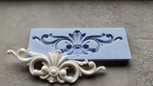 Load image into Gallery viewer, Central pediment silicone mold 20cm long