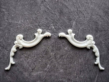 Load image into Gallery viewer, Resin furniture embellishment mouldings Set (2psc) for furniture upcycling, scrapbooking onlays, furniture appliques