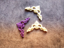 Load image into Gallery viewer, Silicone mould for corners decorative appliques, furniture embellishment, upcycling supplies
