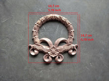 Load image into Gallery viewer, Wreath applique 14.7 cm, Christmas wreath, door wreath, resin moulding, resin ornate scrolls