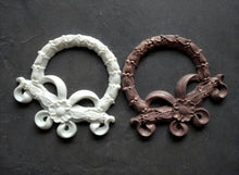 Load image into Gallery viewer, Silicone mold for decorative wreath, moulds for clay, molds for resin, wreath molding, christmas molds, furniture appliques
