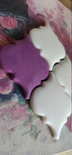 Load image into Gallery viewer, Rhombus resin applique for furniture upcycling, furniture mouldings, repurposed furniture, shabby appliques, architectural mold
