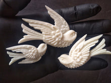 Load image into Gallery viewer, Swallows birds set (3pcs) // furniture appliques, dollhouse furniture, resin sculpture