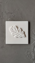 Load image into Gallery viewer, Oak leaves resin appliques (2pcs) oak leaf onlay , floral moulds, furniture appliques, dollhouse supplies