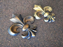 Load image into Gallery viewer, Fleur de Lis resin applique, furniture upcycling , medieval decor, heraldic lily, wall decore
