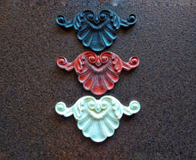 Load image into Gallery viewer, Shell style vintage pediment, furniture appliques, french style furniture embellishment, antique pediment, furniture upcycle, wall pediments