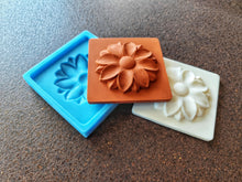 Load image into Gallery viewer, Silicone Mold with volumetric flower element,  DIY tiles for home art projects
