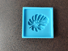 Load image into Gallery viewer, Silicone Mold for square tile with palm leaf volumetric element: Square Tile DIY, Concrete, Plaster
