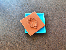 Load image into Gallery viewer, Silicone Mold for square tile with volumetric Vintage Watch element : Concrete, Cement, Resin
