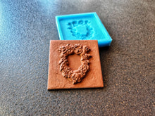 Load image into Gallery viewer, Silicone Mold for square tile with Christmas Wreath volumetric element, Concrete/resin/clay molds
