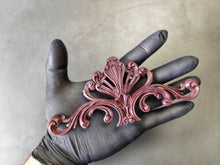 Load image into Gallery viewer, Pediment casting Food-Grade Silicone Mold, Furniture carvings mold 17.5 cm long
