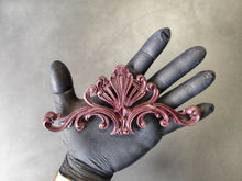 Load image into Gallery viewer, Pediment casting Food-Grade Silicone Mold, Furniture carvings mold 17.5 cm long
