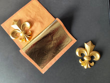 Load image into Gallery viewer, Imitation Gold Leaf Sheets: Gilding Decoration (25pcs 14x14cm) 5 1/2 inch
