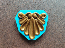 Load image into Gallery viewer, Silicone mold for a large shell with a wood texture 14.8 x 14cm, Furniture carving.
