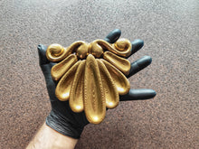 Load image into Gallery viewer, Silicone mold for a large shell with a wood texture 14.8 x 14cm, Furniture carving.

