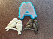 Load image into Gallery viewer, Silicone mold parrot birds on a branch : a pair of parrots on a branch for DIY crafts
