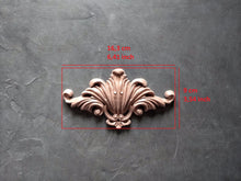 Load image into Gallery viewer, Vintage style pediment silicone mold
