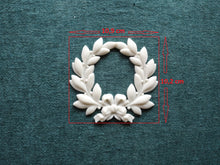 Load image into Gallery viewer, Wreath furniture molding
