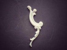 Load image into Gallery viewer, Resin Chic Appliques set (2 psc)
