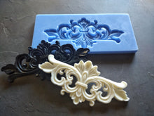 Load image into Gallery viewer, Central pediment silicone mold 16.8 cm long
