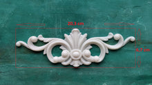 Load image into Gallery viewer, Central pediment silicone mold 20cm long
