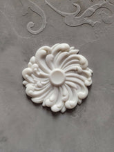 Load image into Gallery viewer, Resin decorative moulding , furnitre upcycling , whirpool decor , furniture appliques
