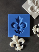 Load image into Gallery viewer, Silicone Mold Fleur De Lys , Applique Mould , Silicone Mould , Furniture Decoration , silicone form , fleur de lys mold , applique mould
