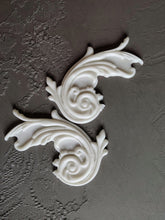 Load image into Gallery viewer, Silicone mould Furniture scrolls, furniture appliques, vintage mouldings, molds for clay, mould for resin
