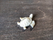 Load image into Gallery viewer, Turtle resin figurine 1.37 x  1.25 inch , Furniture applique, animal resin castings, aquarium decor, sea creatures, turlte onlay
