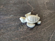 Load image into Gallery viewer, Turtle resin figurine 1.37 x  1.25 inch , Furniture applique, animal resin castings, aquarium decor, sea creatures, turlte onlay
