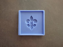 Load image into Gallery viewer, Fleur de Lis square mold for tiles, Silicone mold, Heraldic lily decor, fleur de lis Applique, backsplash tile, mold for concrete
