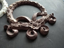 Load image into Gallery viewer, Wreath applique 14.7 cm, Christmas wreath, door wreath, resin moulding, resin ornate scrolls

