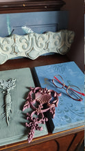 Load image into Gallery viewer, Central vertical Applique for furniture upcycling wall overlay 19cm
