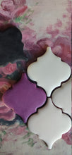 Load image into Gallery viewer, Rhombus resin applique for furniture upcycling, furniture mouldings, repurposed furniture, shabby appliques, architectural mold
