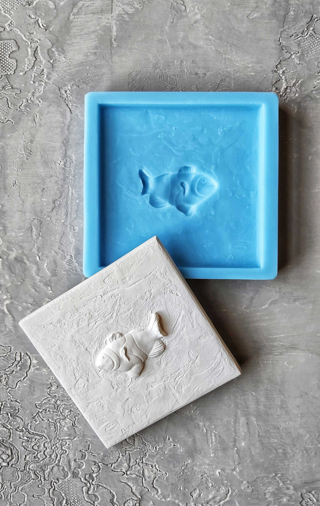 Silicone mould for tile with 3d little fish element