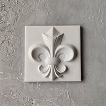 Load image into Gallery viewer, Fleur De Lis 3d Tile Mold, Heraldic lily mould for tile or just applique of fleur de lis onlay, backsplash tile, mold for resin
